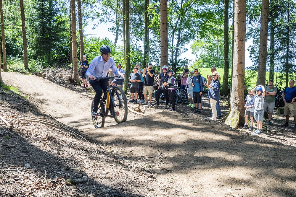 4 Lines und 23 Features, das ist der Bikepark in Pf�ffikon